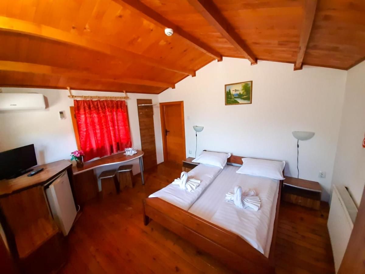 Отель Pensiunea Casa Ecologica Бэиле-Еркулане-40